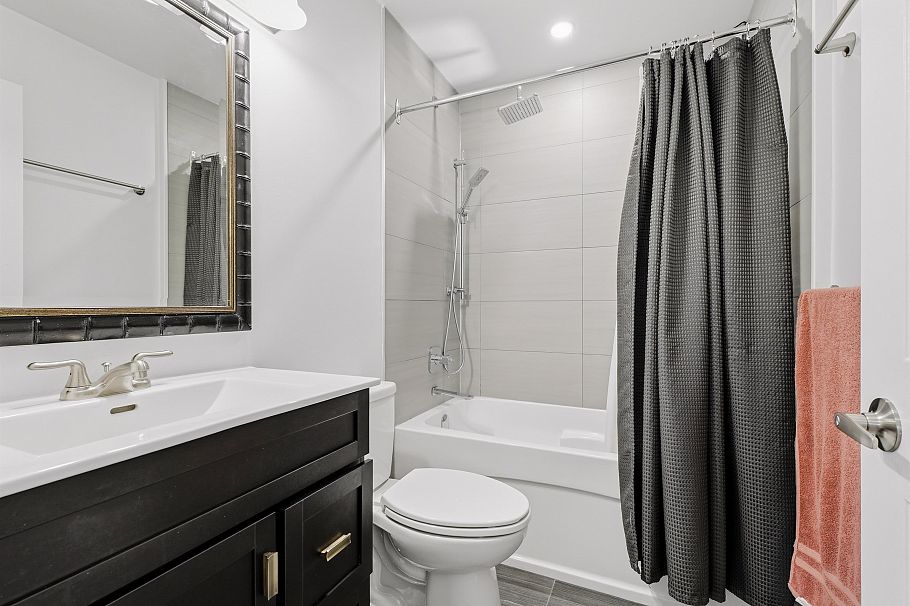 3542 Hurst Place Vancouver, BC - 31