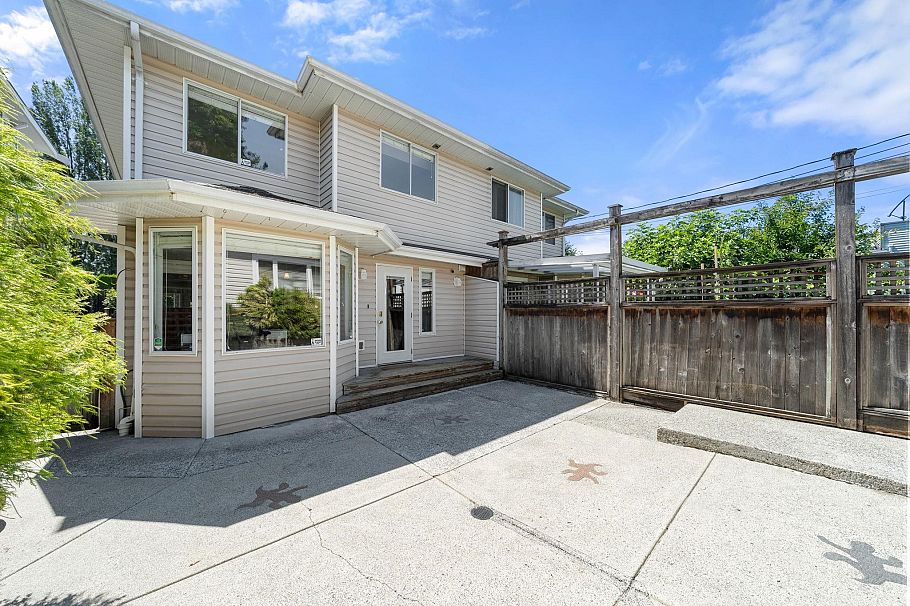 2 460 W 6th Street North Vancouver, BC - 28