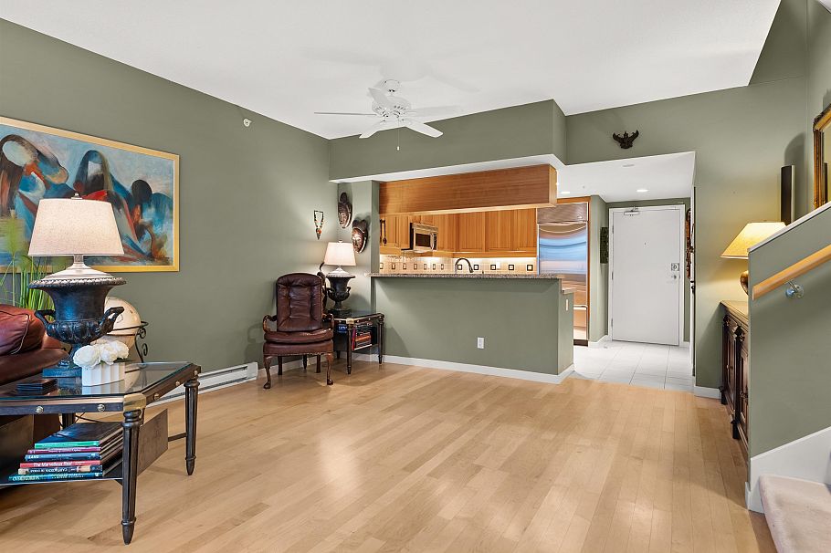 1053 Marinaside Crescent Vancouver, BC - 12