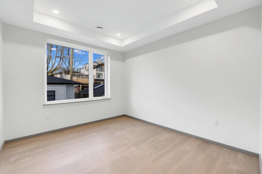 2 3547 E Georgia Street Vancouver, BC - 21