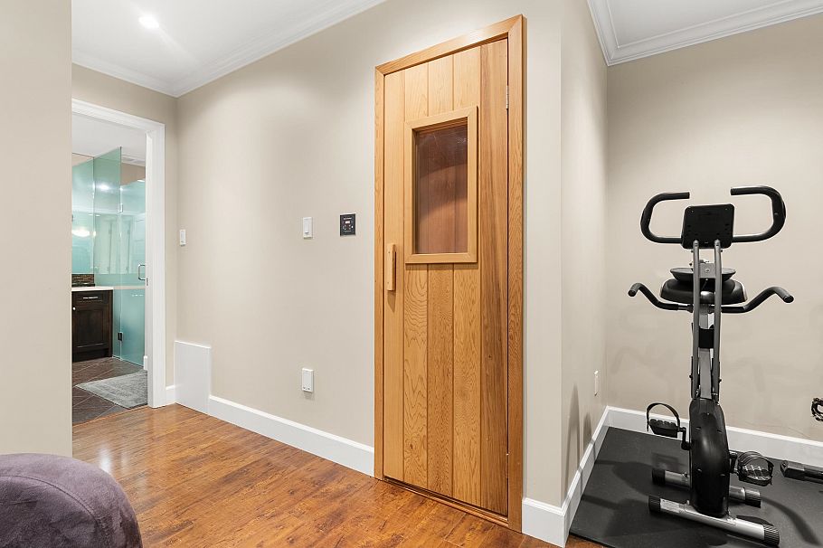 1041 W 58th Avenue Vancouver, BC - 31
