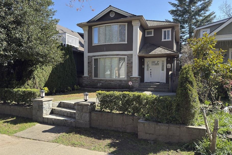 3488 W 30th Avenue Vancouver, BC - 1