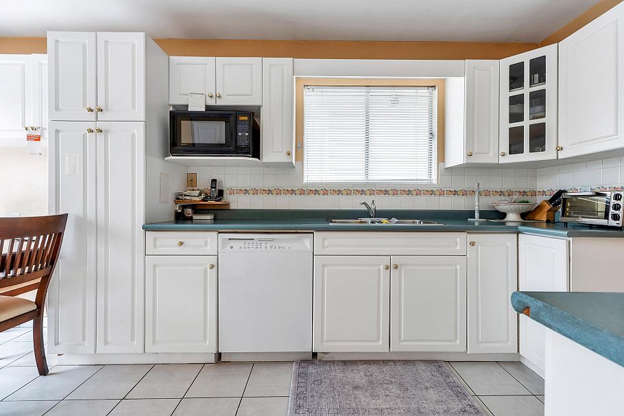 1555 Burrill Avenue North Vancouver, BC - 18