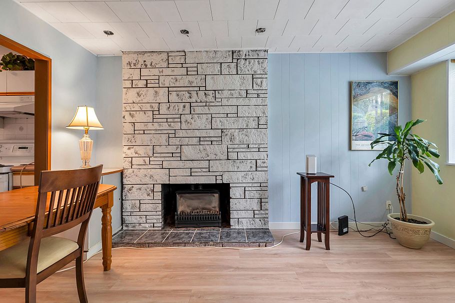 1555 Burrill Avenue North Vancouver, BC - 29
