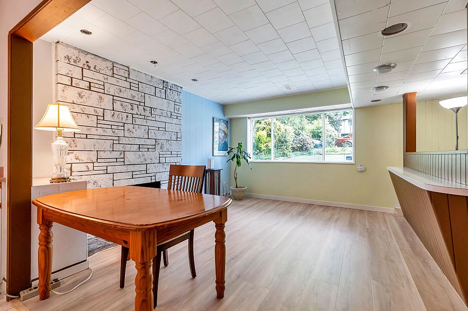 1555 Burrill Avenue North Vancouver, BC - 28