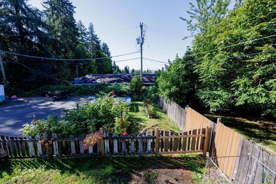 123 E Kings Road North Vancouver, BC - 20