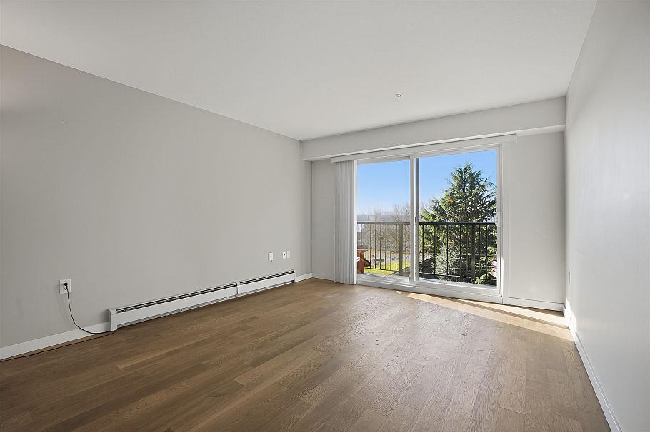 303 357 E 2nd Street North Vancouver, BC - 4