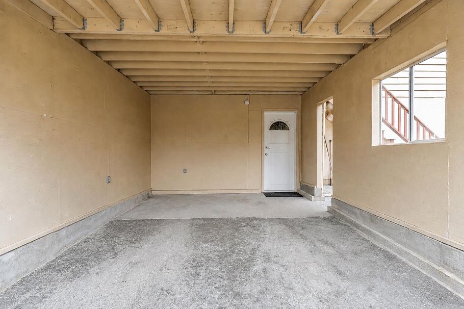 1555 Burrill Avenue North Vancouver, BC - 7