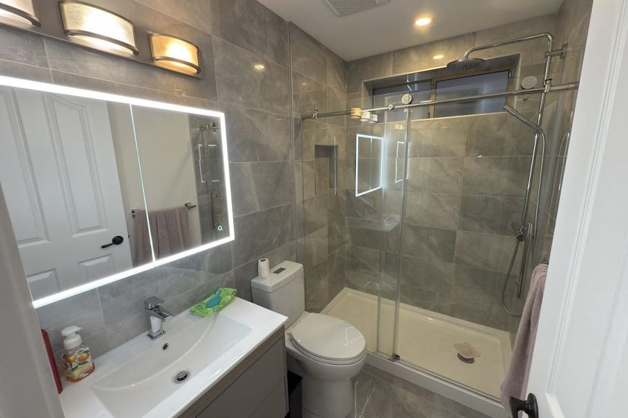 3488 W 30th Avenue Vancouver, BC - 32