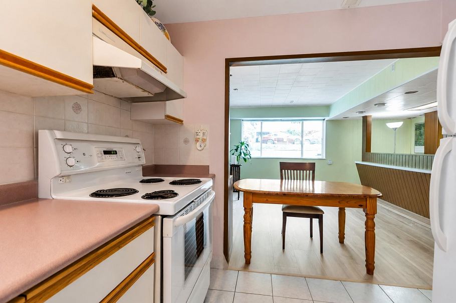1555 Burrill Avenue North Vancouver, BC - 33