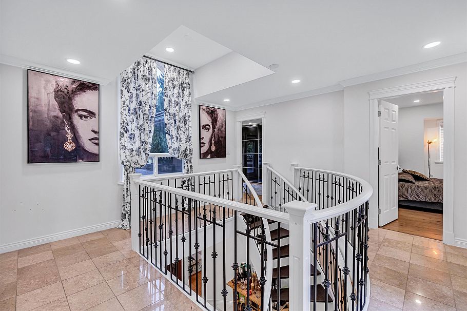 1219 Arborlynn Drive North Vancouver, BC - 28
