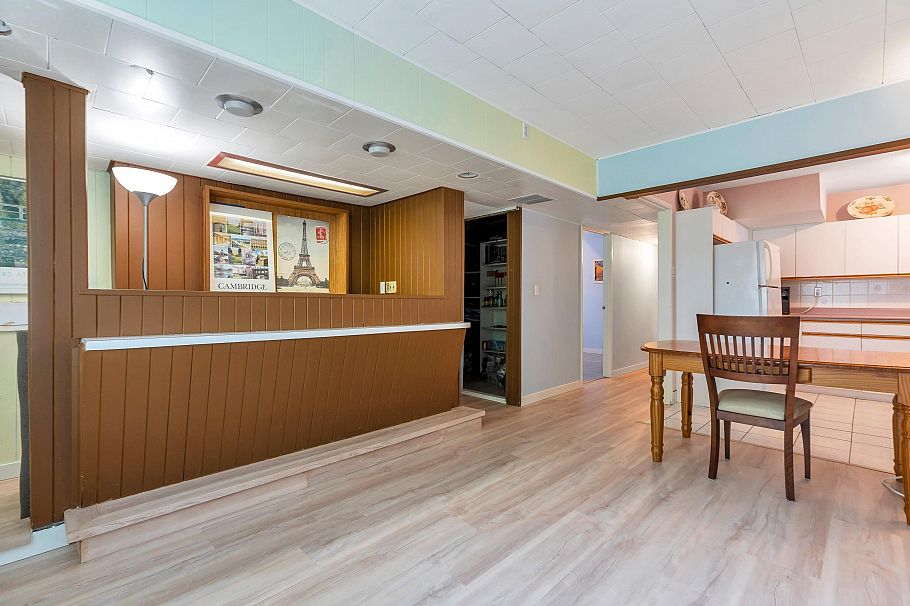 1555 Burrill Avenue North Vancouver, BC - 30