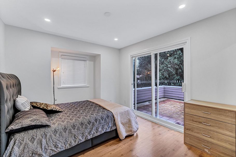 1219 Arborlynn Drive North Vancouver, BC - 23