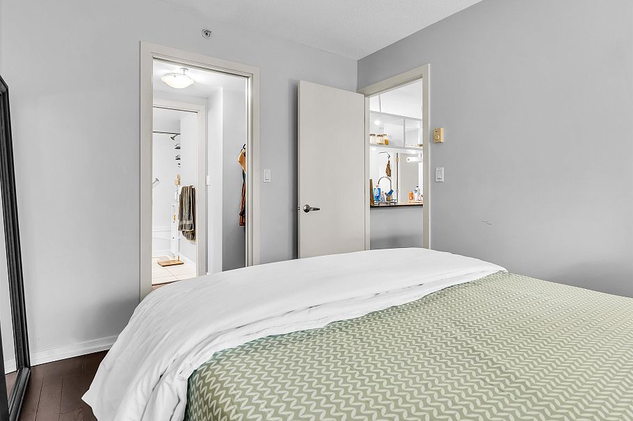 204 933 Hornby Street Vancouver, BC - 13