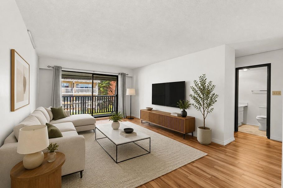315 310 W 3rd Street North Vancouver, BC - 1