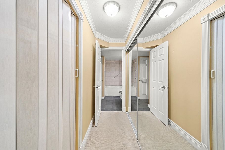 104 2815 Yew Street Vancouver, BC - 14