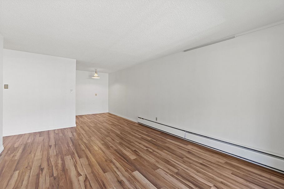 315 310 W 3rd Street North Vancouver, BC - 4