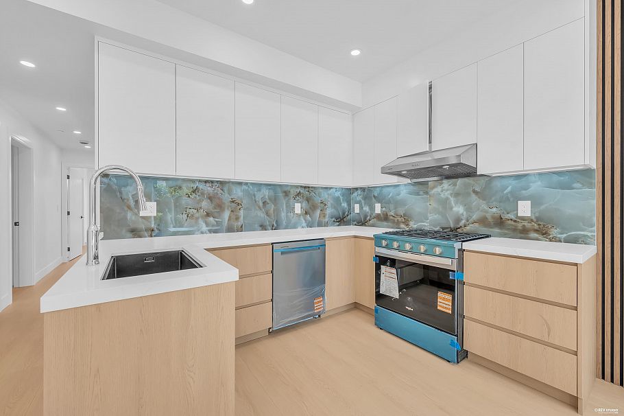 1 2893 Eton Street Vancouver, BC - 3