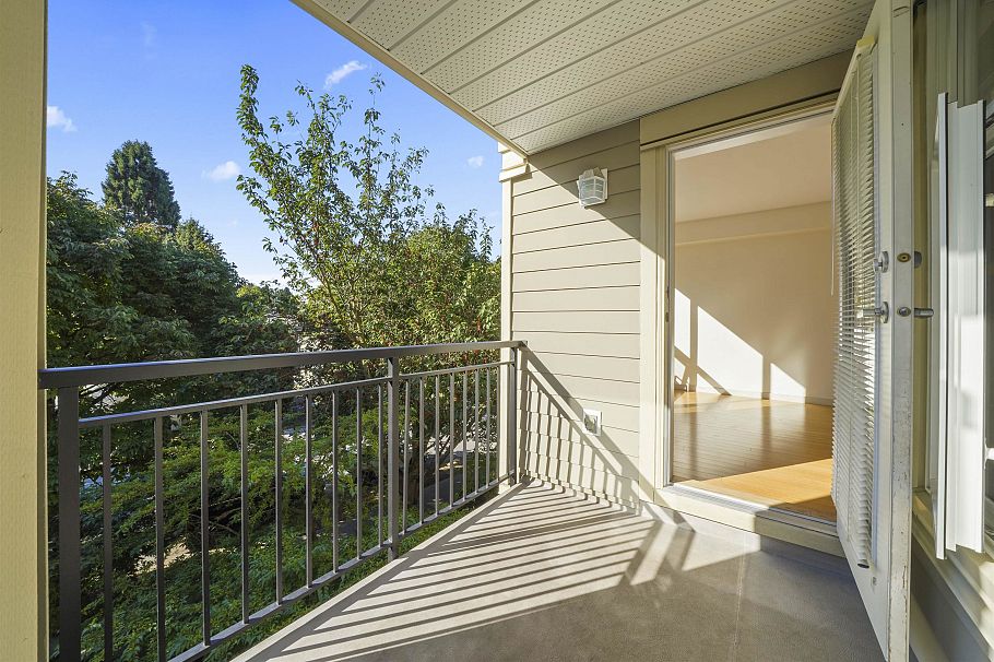 301 3575 Euclid Avenue Vancouver, BC - 7