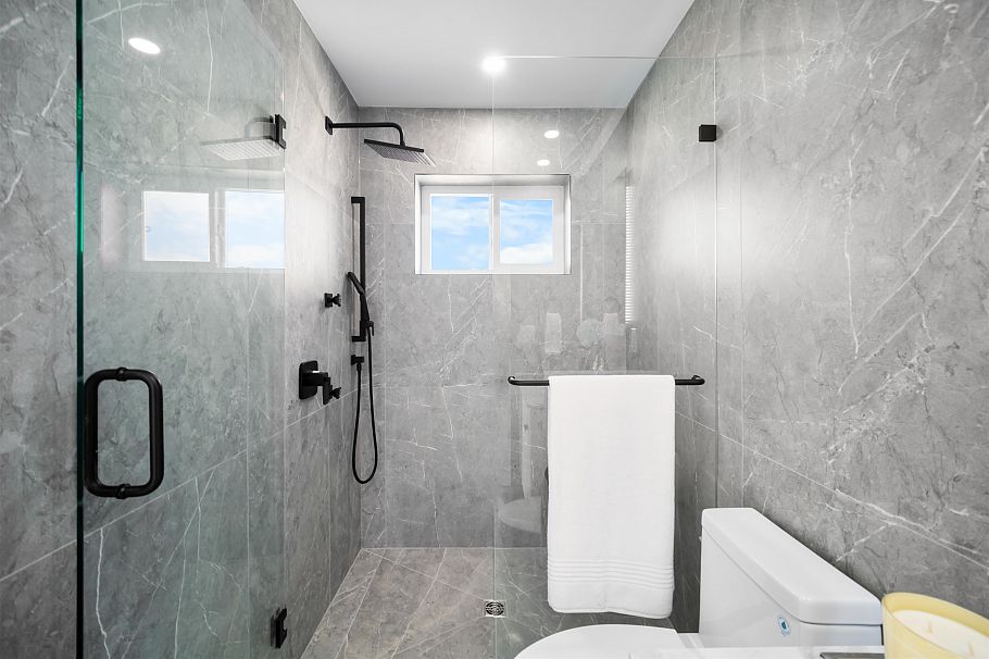 2 3576 E Pender Street Vancouver, BC - 19