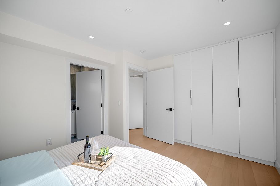 2 3576 E Pender Street Vancouver, BC - 17