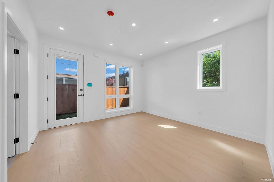 1 2893 Eton Street Vancouver, BC - 6