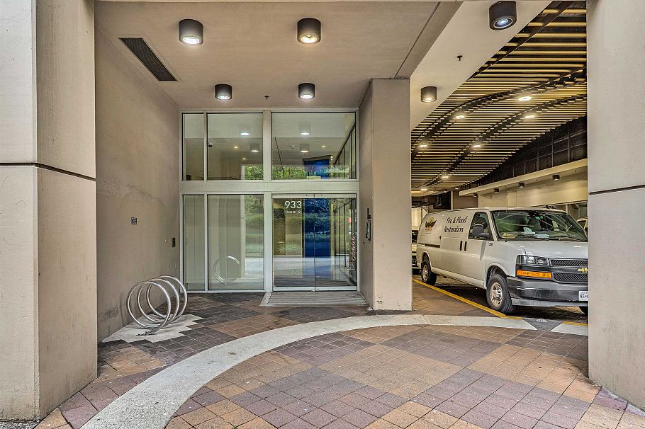 204 933 Hornby Street Vancouver, BC - 2