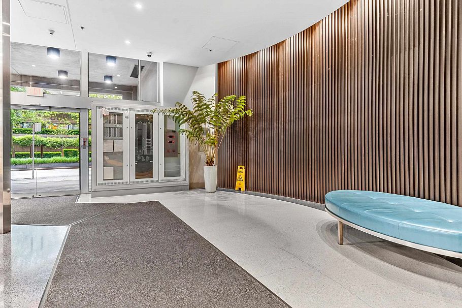 204 933 Hornby Street Vancouver, BC - 3