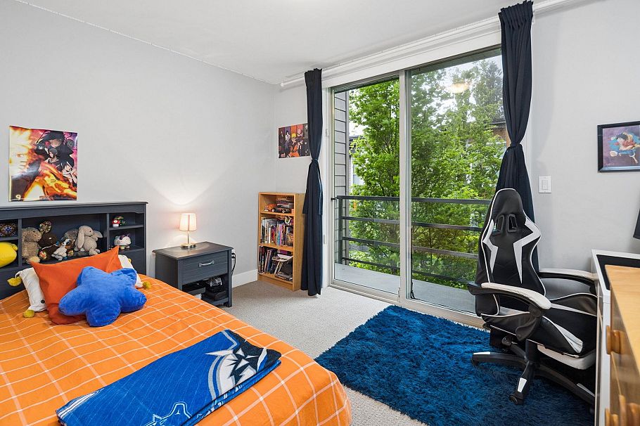 2 3025 Baird Road North Vancouver, BC - 26