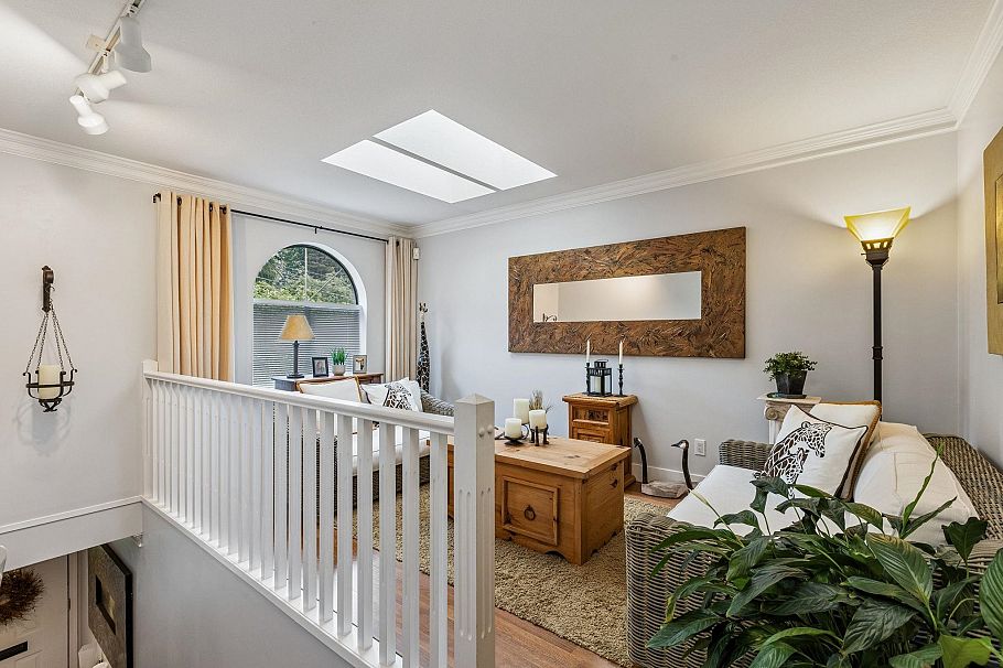 3491 St. Georges Avenue North Vancouver, BC - 3