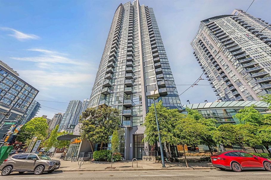 2206 1199 Seymour Street Vancouver, BC - 3