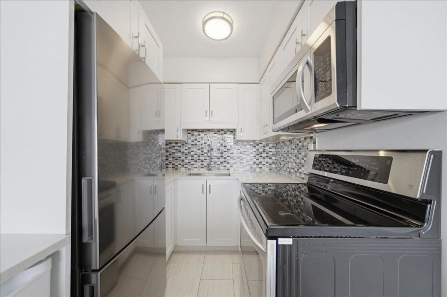 802 1251 Cardero Street Vancouver, BC - 10