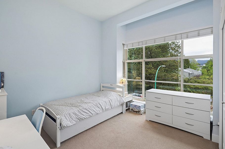 2 3025 Baird Road North Vancouver, BC - 24