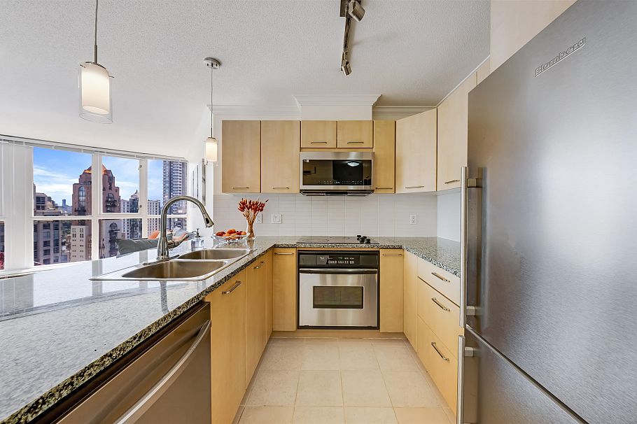 2206 1199 Seymour Street Vancouver, BC - 14