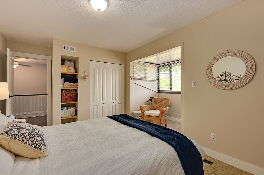3821 Lonsdale Avenue North Vancouver, BC - 22