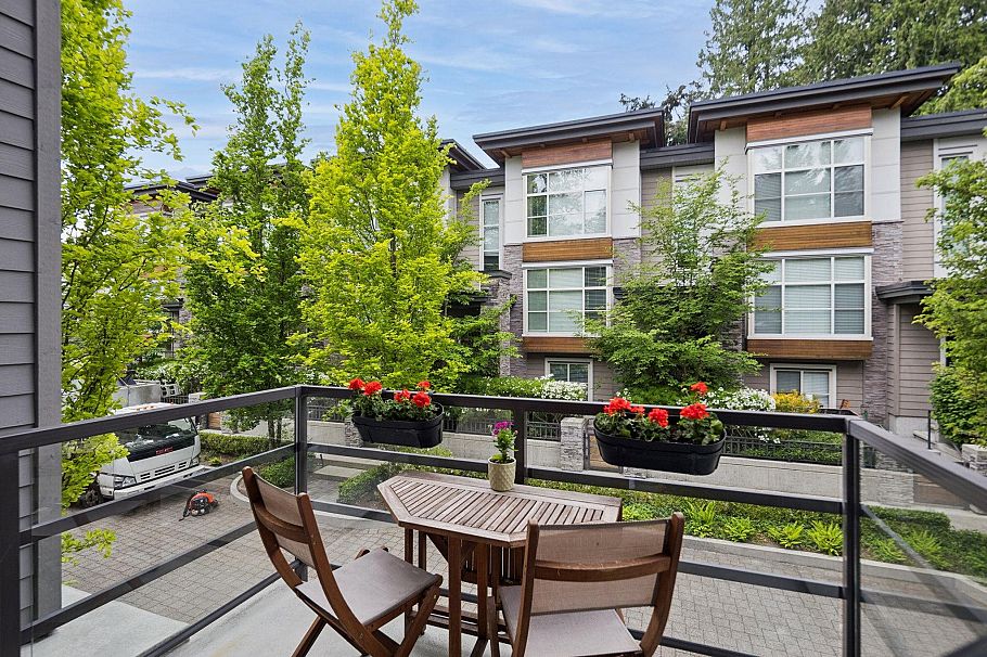 2 3025 Baird Road North Vancouver, BC - 17
