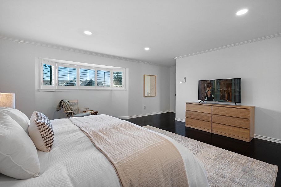 917 Wavertree Road North Vancouver, BC - 24
