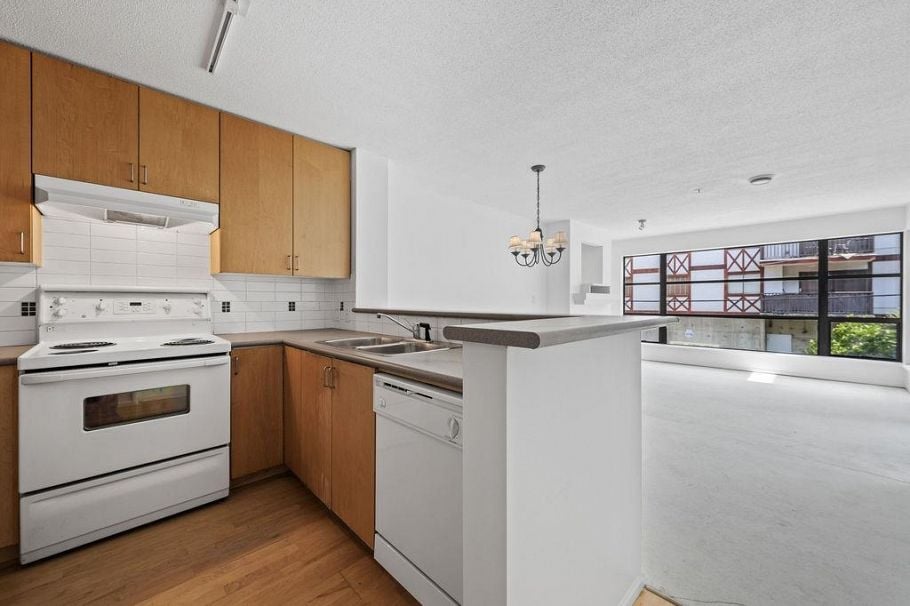 306 124 W 3rd Street North Vancouver, BC - 12