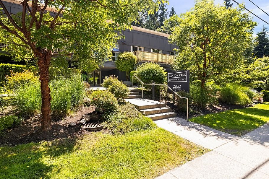 PH2 2832 Capilano Road North Vancouver, BC - 37