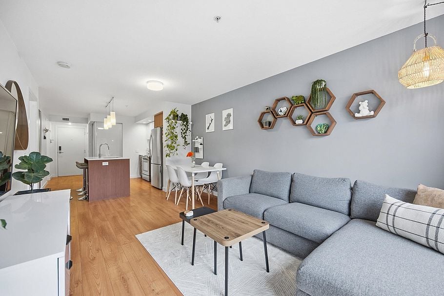 209 221 E 3rd Street North Vancouver, BC - 10