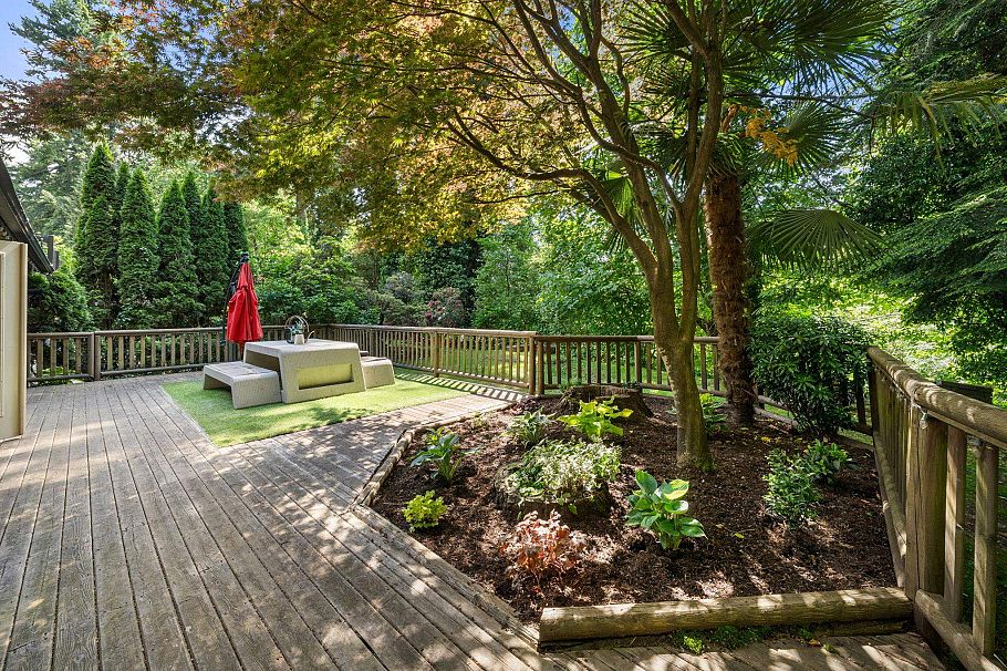 2297 Bowser Avenue North Vancouver, BC - 17
