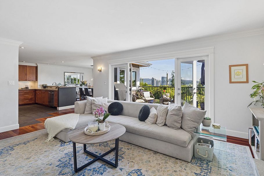 1225 Adderley Street North Vancouver, BC - 5
