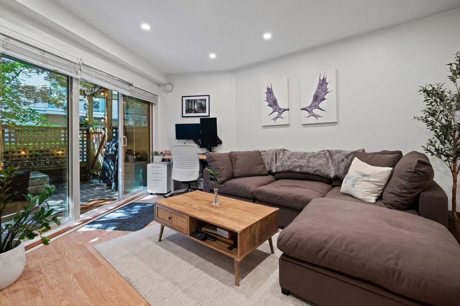 C2 332 Lonsdale Avenue North Vancouver, BC - 2