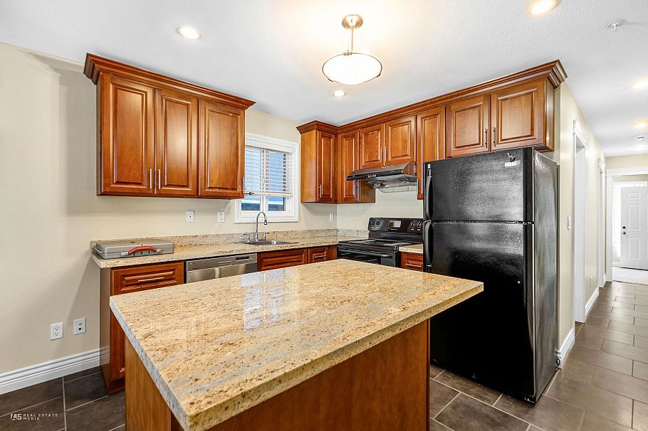 295 W 63rd Avenue Vancouver, BC - 19
