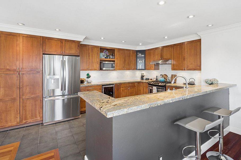 1225 Adderley Street North Vancouver, BC - 6