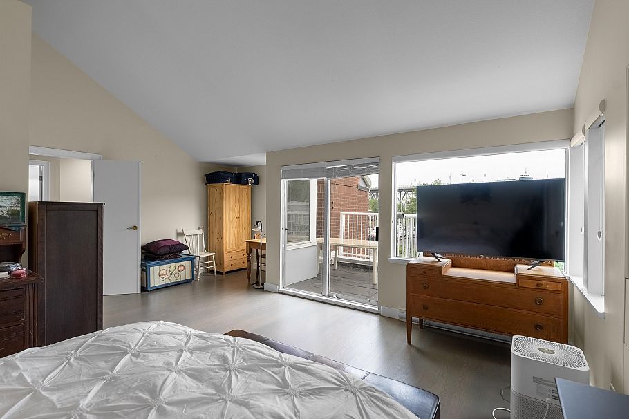 1596 Island Park Walk Vancouver, BC - 12