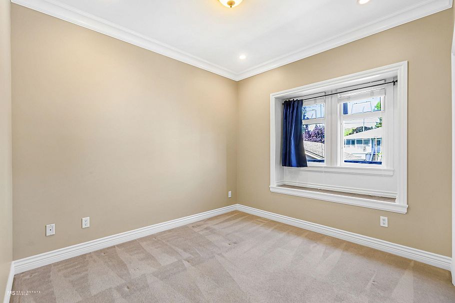 295 W 63rd Avenue Vancouver, BC - 11