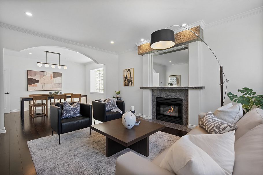 917 Wavertree Road North Vancouver, BC - 2