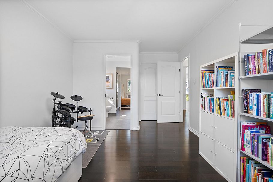 917 Wavertree Road North Vancouver, BC - 33