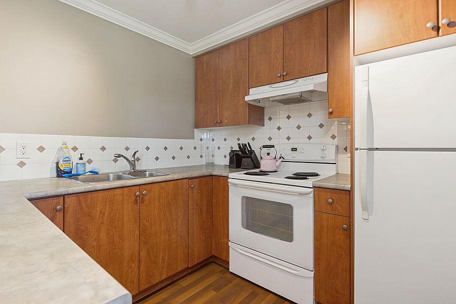 1225 Adderley Street North Vancouver, BC - 25